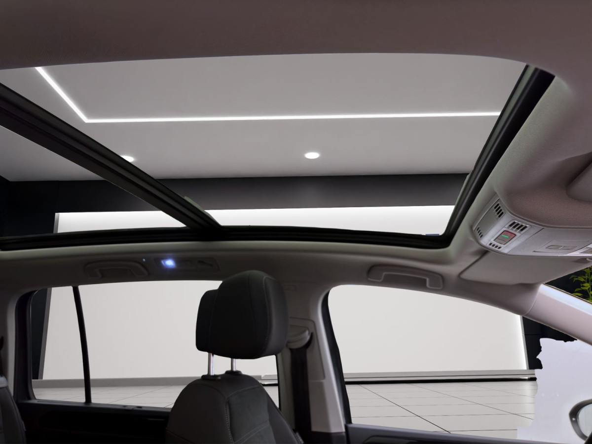 Thumb 16: Volkswagen Touran 2.0 TDI DSG HIGHLINE STDHZG AHK PANO NAVI