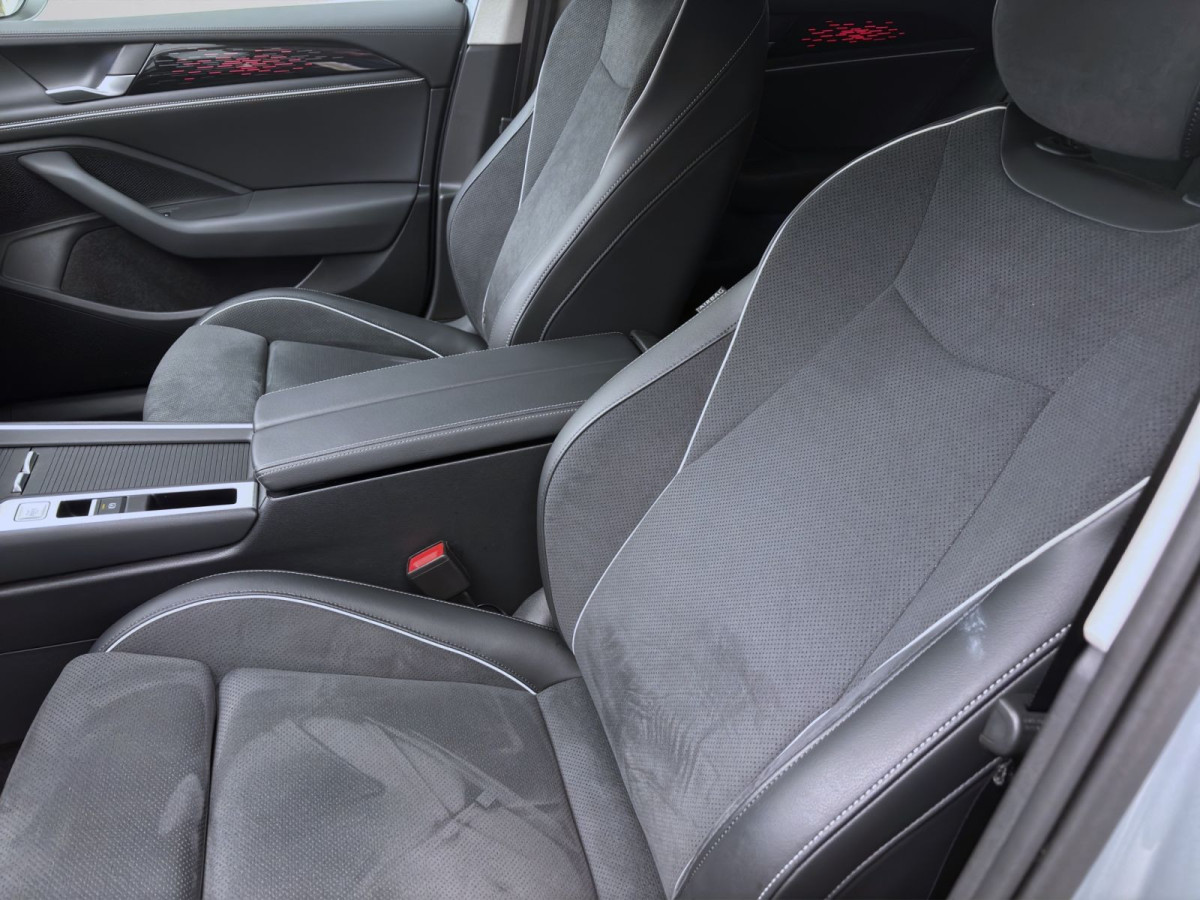 Thumb 8: Volkswagen Passat Variant 2.0 TDI DSG BUSINESS NAVI AHK KAMERA SITZHZG