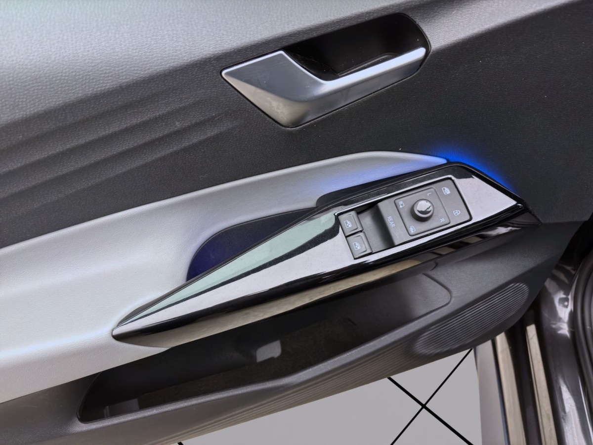 Thumb 9: Volkswagen ID.3 PRO PERFORMANCE 1ST MAX PANO MATRIX KAMERA NAVI