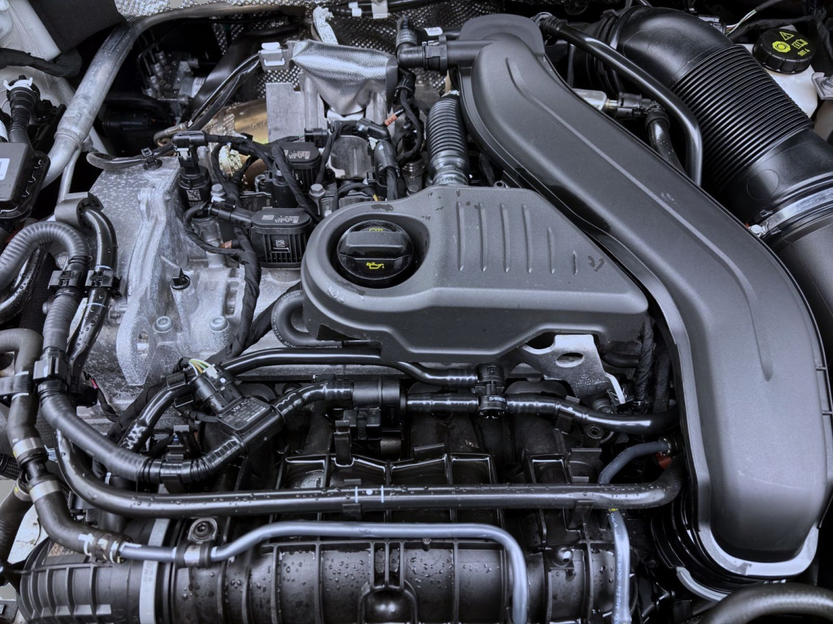 Thumb 17: Volkswagen Golf Variant 1.5 eTSI DSG GOAL AHK KAMERA PDC ACC