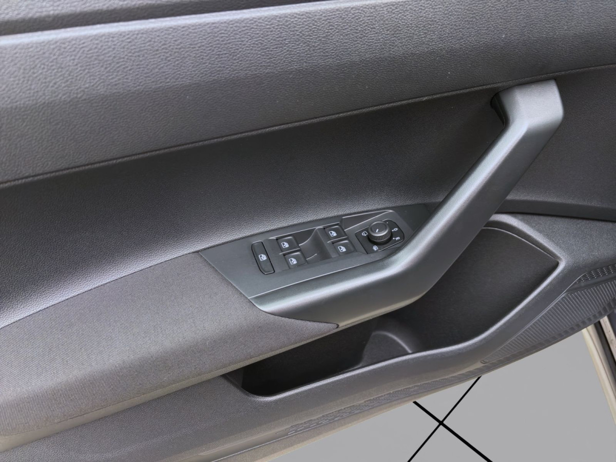 Thumb 9: Volkswagen Taigo 1.0 TSI DSG LIFE LED PDC SITZHZG DAB+