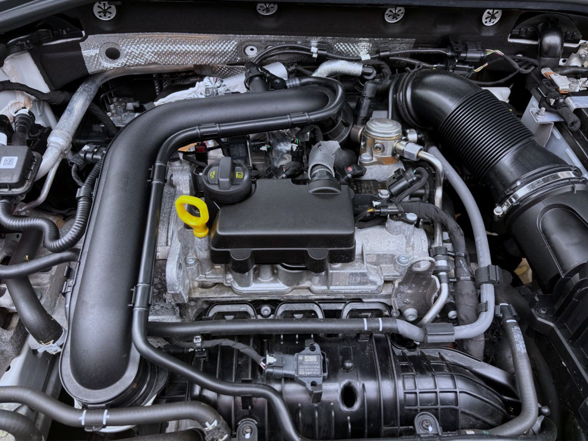 Thumb 17: Volkswagen T-Roc 1.0 TSI GOAL NAVI LED ACC SITZHZG