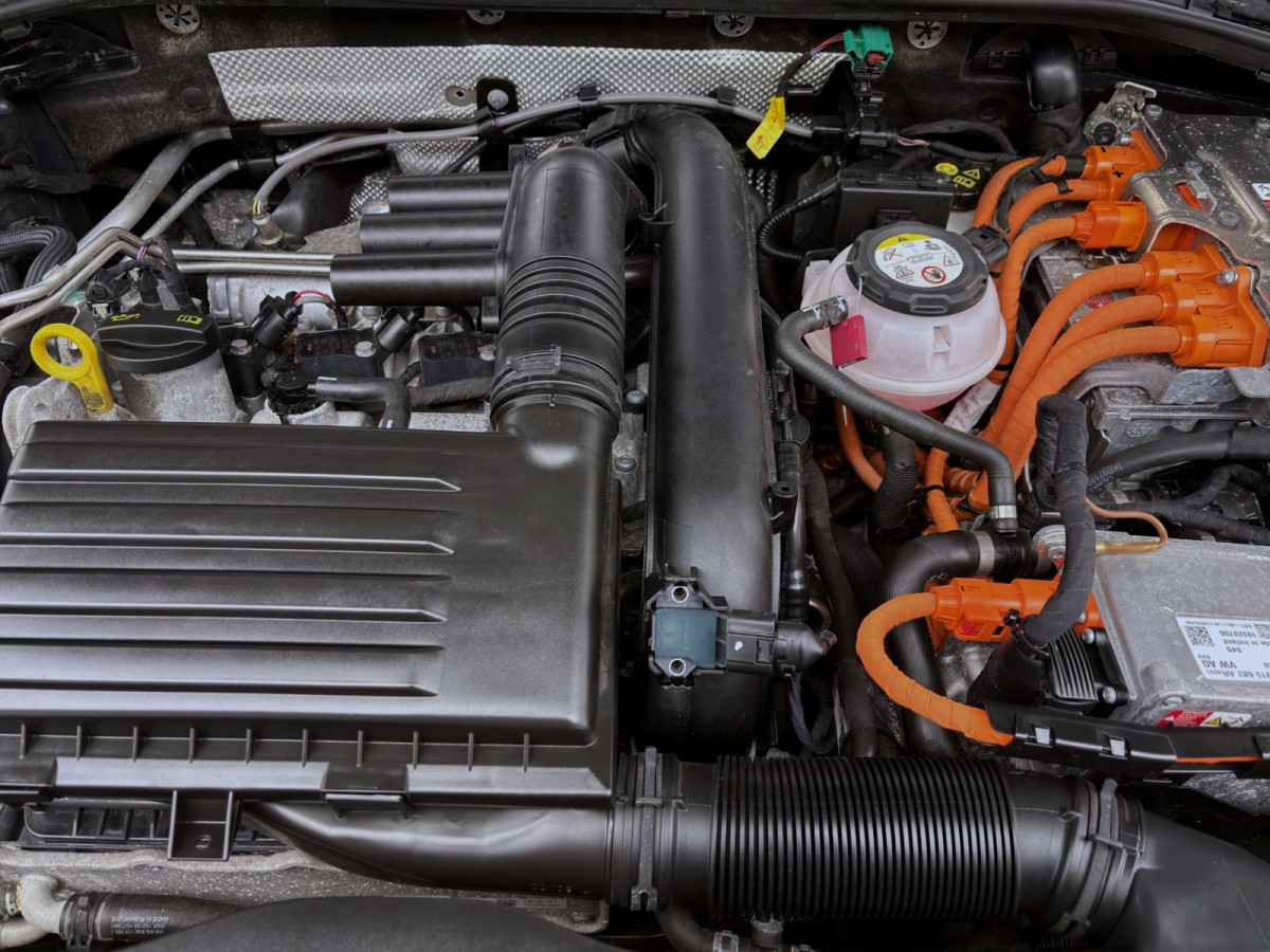 Thumb 17: Volkswagen Arteon 1.4 TSI e-Hybrid DSG R-LINE STDHZG KAMERA NAVI IQ.LIGHT