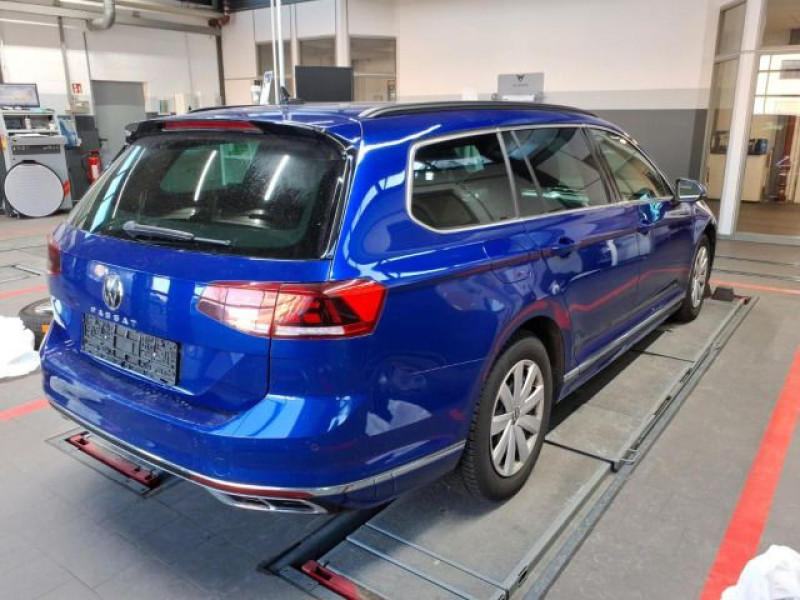 Bild 1: Volkswagen Passat Variant 2.0 TDI DSG R-LINE AHK NAVI KAMERA SITZHZG