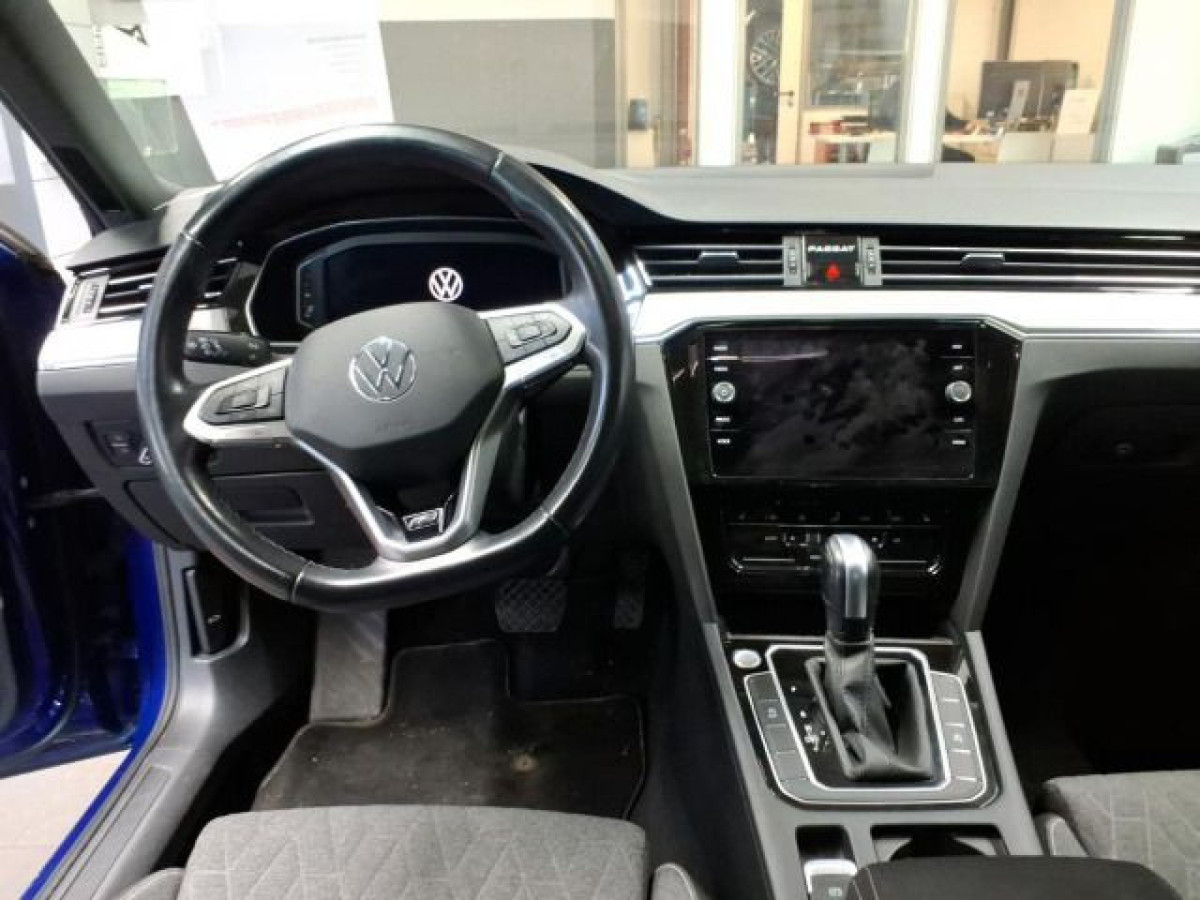 Thumb 2: Volkswagen Passat Variant 2.0 TDI DSG R-LINE AHK NAVI KAMERA SITZHZG