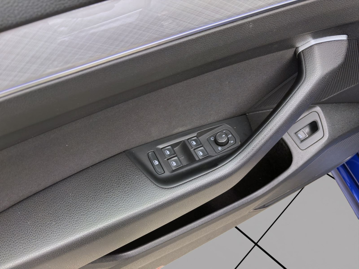 Thumb 9: Volkswagen Passat Variant 2.0 TDI DSG R-LINE AHK NAVI KAMERA SITZHZG