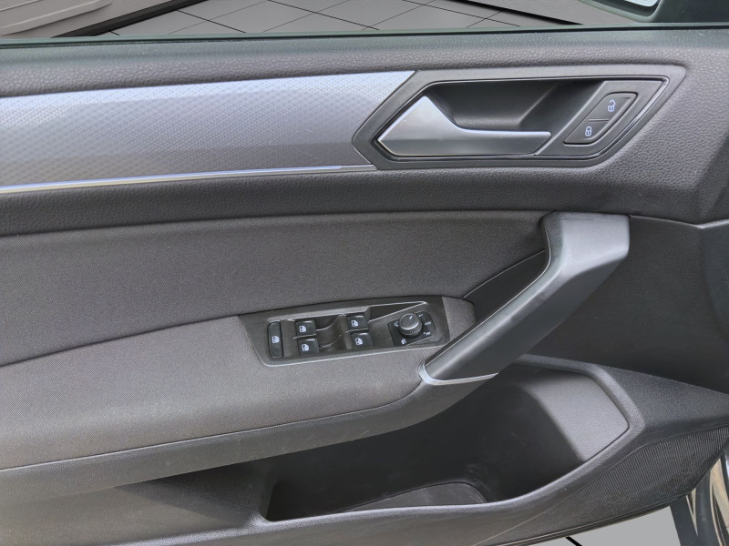 Bild 9: Volkswagen Touran 2.0 TDI DSG ACTIVE AHK NAVI PDC SITZHZG