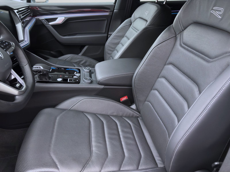 Bild 8: Volkswagen Touareg 3.0 TDI V6 Tiptronic 4M R-LINE AHK LUFT NAVI IQ.LIGHT