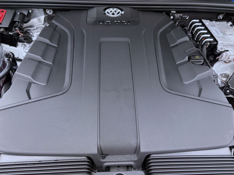 Bild 17: Volkswagen Touareg 3.0 TDI V6 Tiptronic 4M R-LINE AHK LUFT NAVI IQ.LIGHT