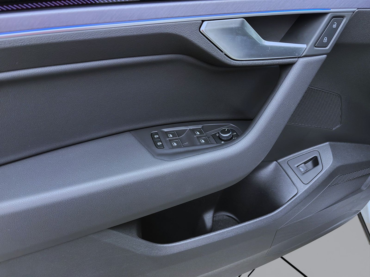 Thumb 9: Volkswagen Touareg 3.0 TDI V6 Tiptronic 4M R-LINE AHK LUFT NAVI IQ.LIGHT