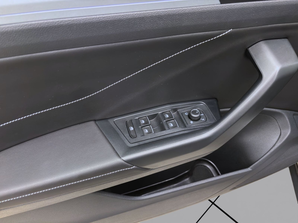 Thumb 9: Volkswagen T-Roc 2.0 TDI DSG GOAL AHK NAVI KAMERA