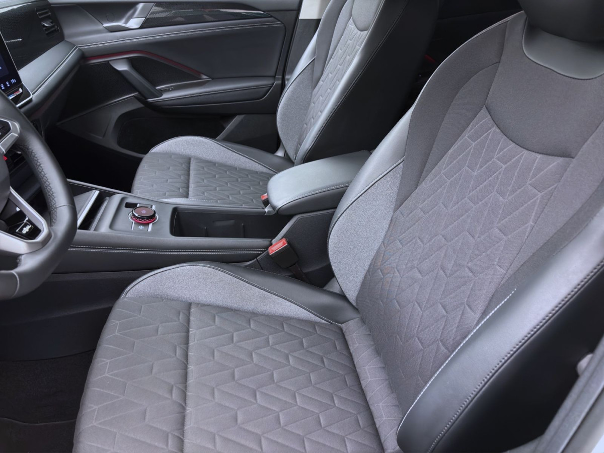 Thumb 8: Volkswagen Tiguan 1.5 eTSI DSG GOAL NAVI AHK KAMERA KLIMA