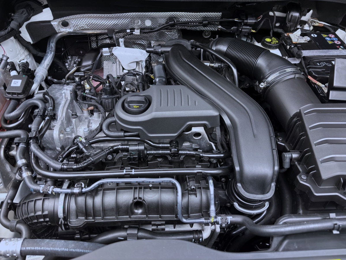 Thumb 17: Volkswagen Tiguan 1.5 eTSI DSG GOAL NAVI AHK KAMERA KLIMA