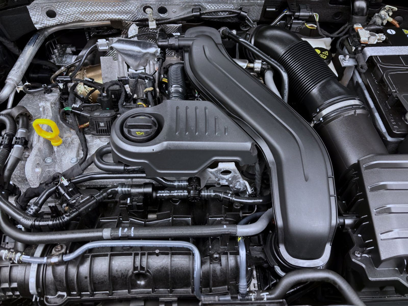 Bild 17: Volkswagen T-Roc 1.5 TSI DSG R-LINE NAVI AHK KAMERA SHZG