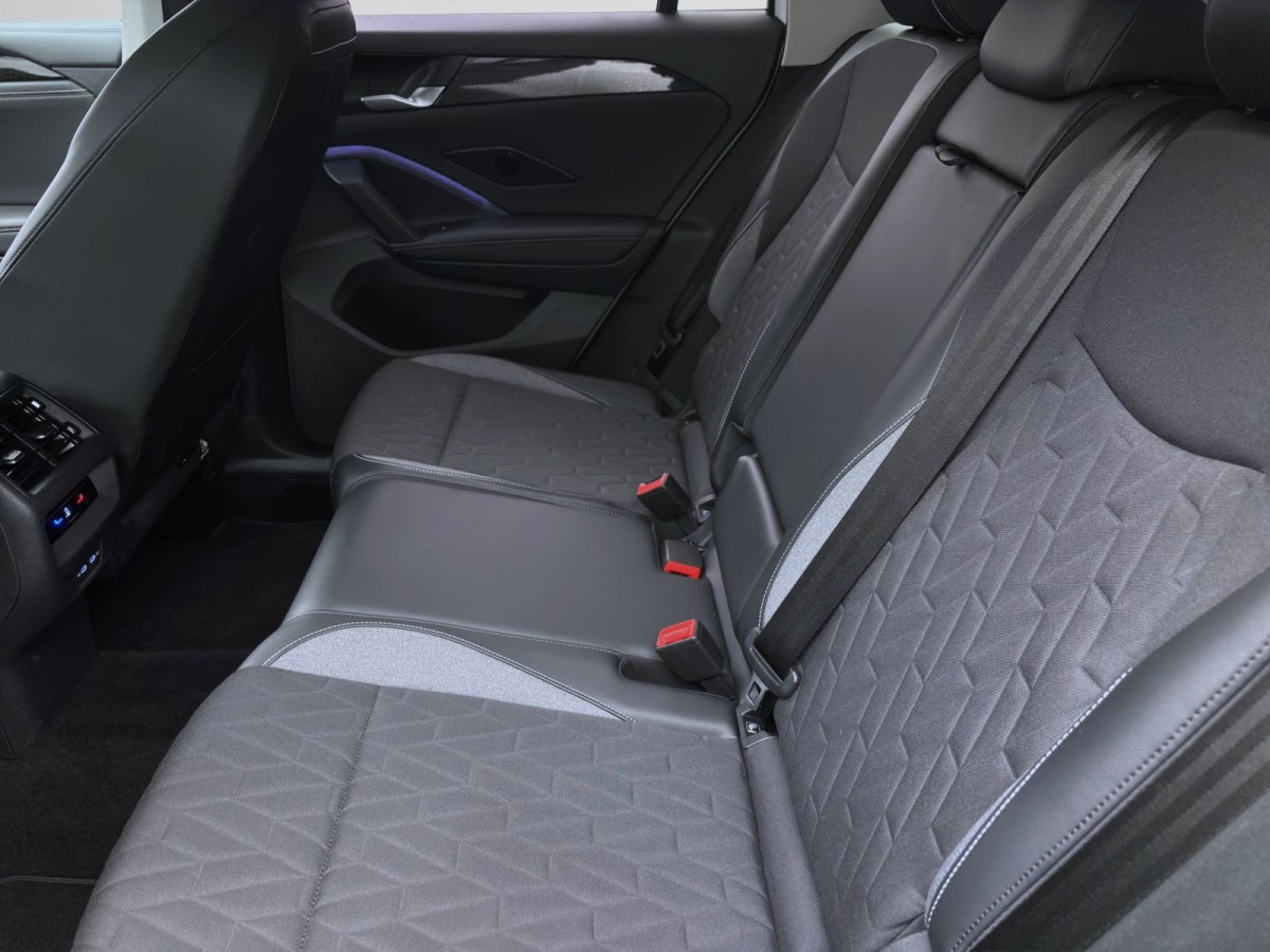 Thumb 14: Volkswagen Tiguan 1.5 eTSI DSG GOAL AHK KAMERA NAVI PDC