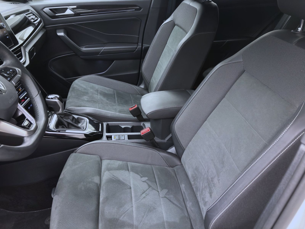 Thumb 8: Volkswagen T-Roc 1.5 TSI DSG R-LINE NAVI AHK KAMERA SHZG