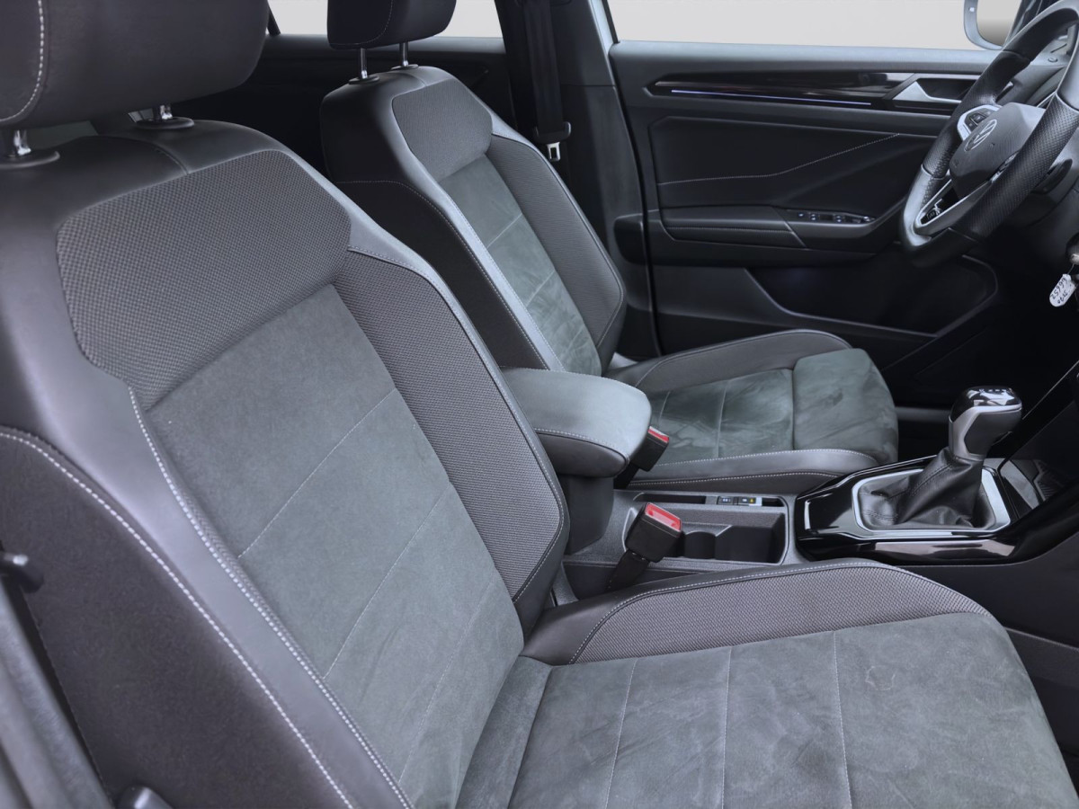 Thumb 15: Volkswagen T-Roc 1.5 TSI DSG R-LINE NAVI AHK KAMERA SHZG