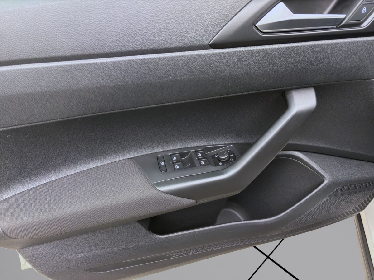 Thumb 9: Volkswagen Taigo 1.0 TSI LED PDC SITZHZG KLIMA DAB+