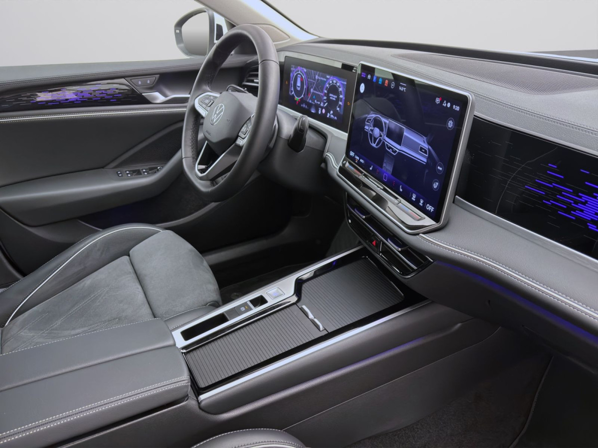 Thumb 16: Volkswagen Passat Variant 2.0 TDI DSG ELEGANCE AHK NAVI IQ.LIGHT ACC