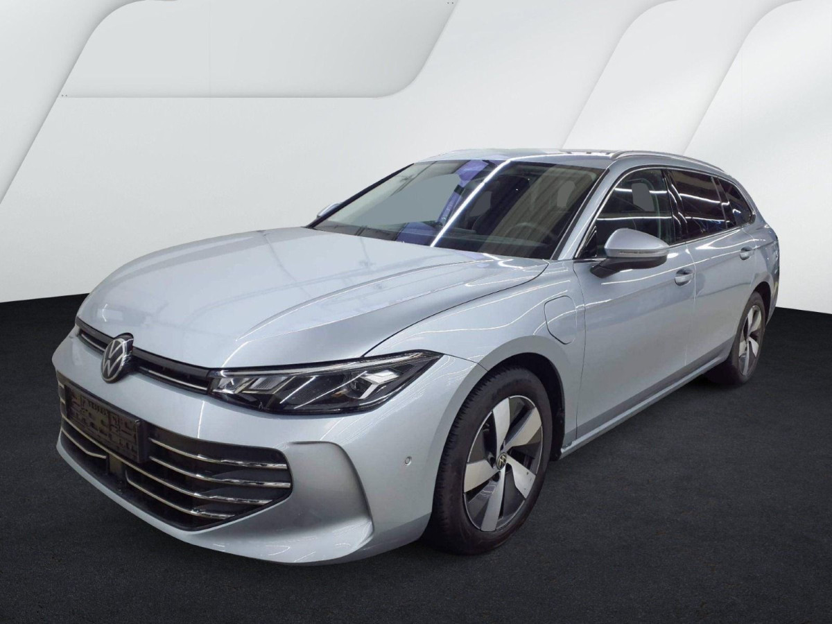 Thumb 0: Volkswagen Passat Variant 1.5 TSI eHybrid DSG BUSINESS AHK NAVI KAMERA HuD