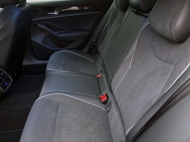 Bild 14: Volkswagen Passat Variant 1.5 TSI eHybrid DSG BUSINESS AHK KAMERA NAVI PDC