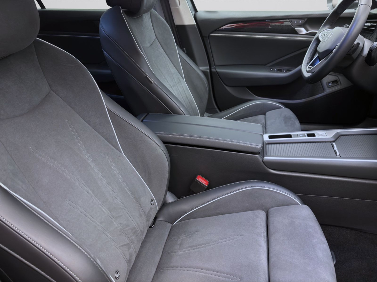 Thumb 15: Volkswagen Passat Variant 1.5 TSI eHybrid DSG BUSINESS AHK KAMERA NAVI PDC