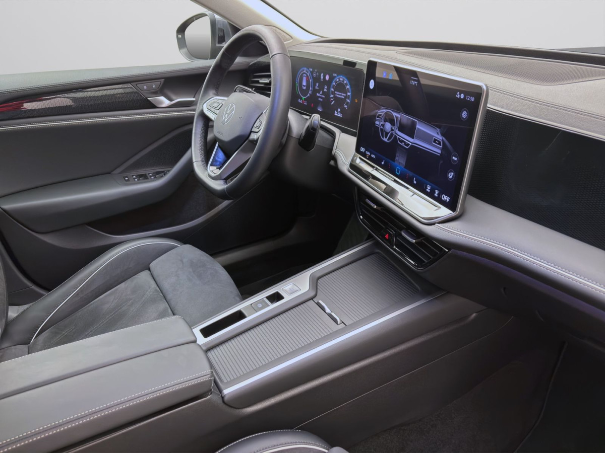 Thumb 16: Volkswagen Passat Variant 1.5 TSI eHybrid DSG BUSINESS AHK KAMERA NAVI PDC