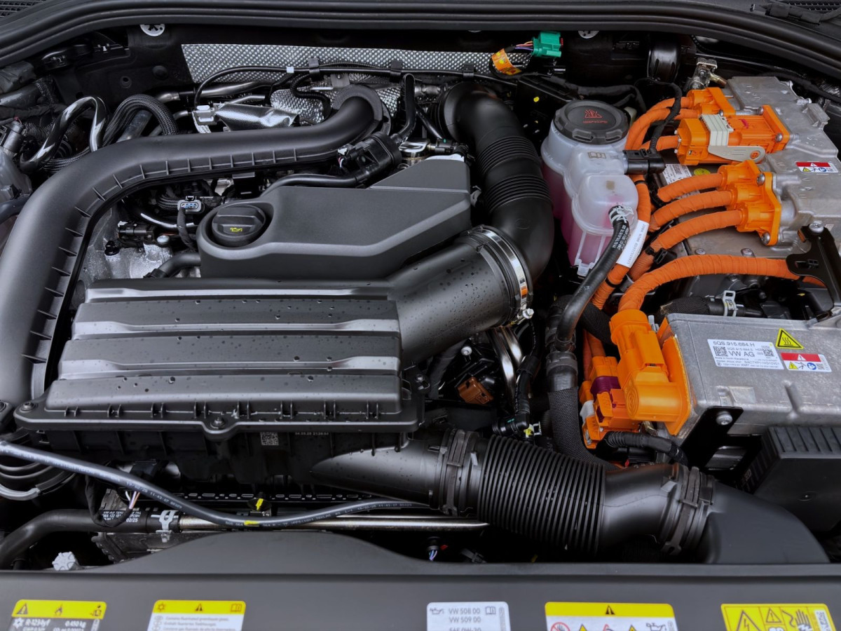 Thumb 17: Volkswagen Passat Variant 1.5 TSI eHybrid DSG BUSINESS AHK KAMERA NAVI PDC