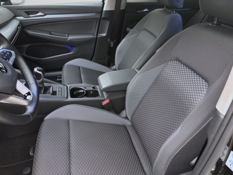 Bild 8: Volkswagen Golf 1.5 TSI ACTIVE ACC PDC STDHZG NAVI MATRIX