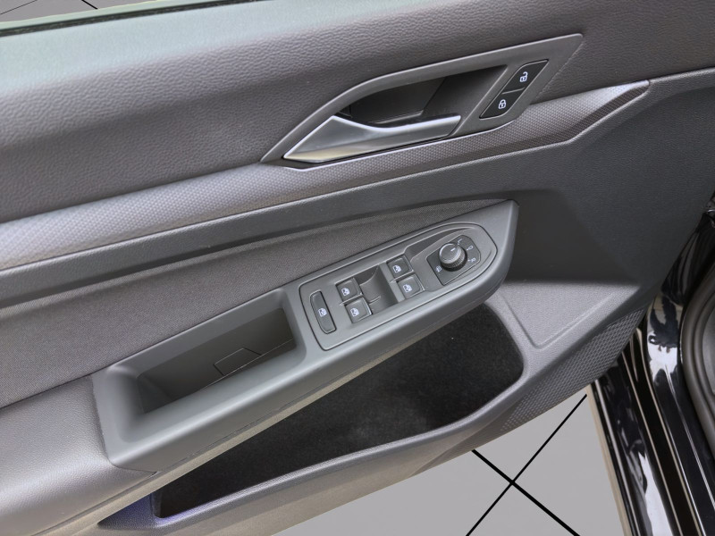 Bild 9: Volkswagen Golf 1.5 TSI ACTIVE ACC PDC STDHZG NAVI MATRIX