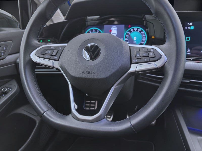 Bild 11: Volkswagen Golf 1.5 TSI ACTIVE ACC PDC STDHZG NAVI MATRIX