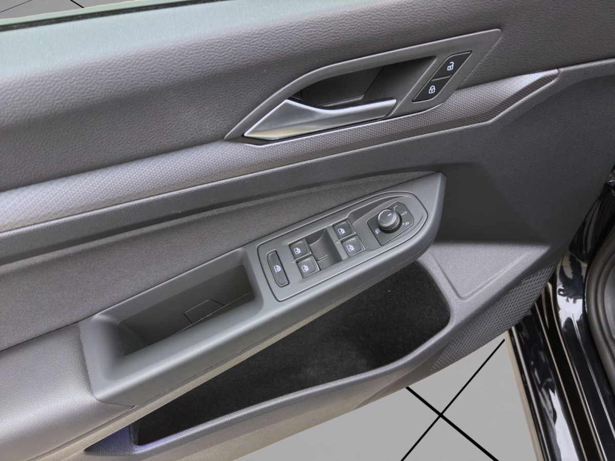 Thumb 9: Volkswagen Golf 1.5 TSI ACTIVE ACC PDC STDHZG NAVI MATRIX