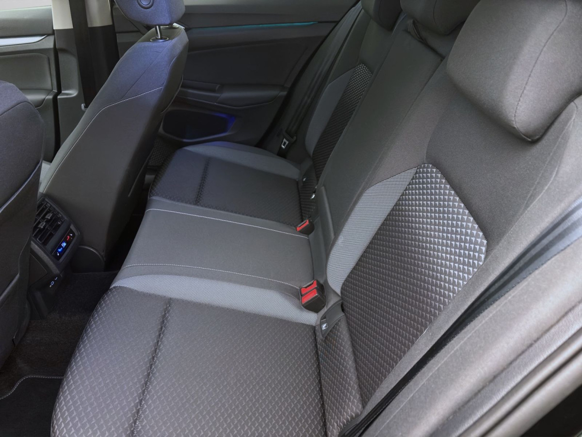 Thumb 14: Volkswagen Golf 1.5 TSI ACTIVE ACC PDC STDHZG NAVI MATRIX