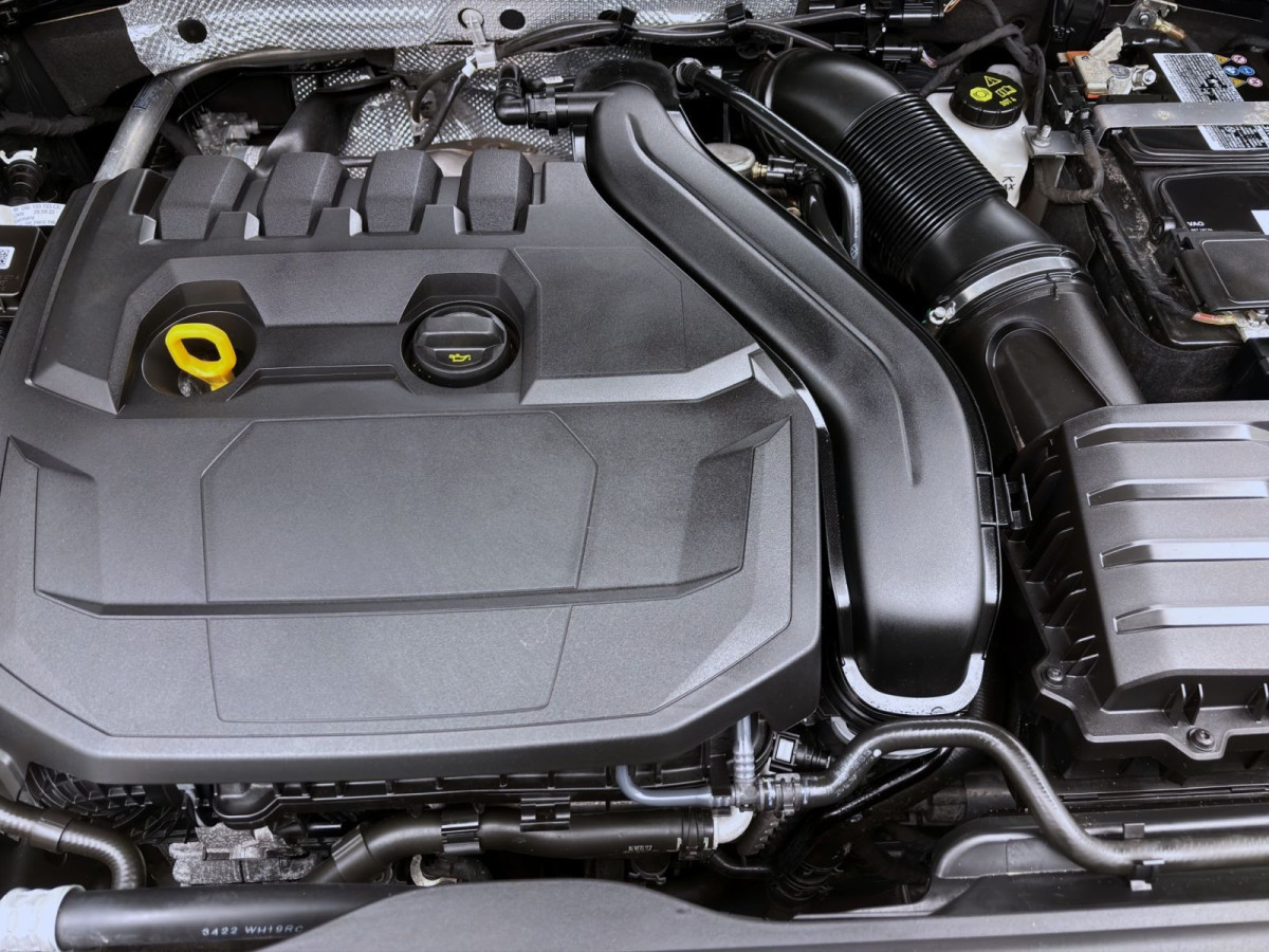 Thumb 17: Volkswagen Golf 1.5 TSI ACTIVE ACC PDC STDHZG NAVI MATRIX