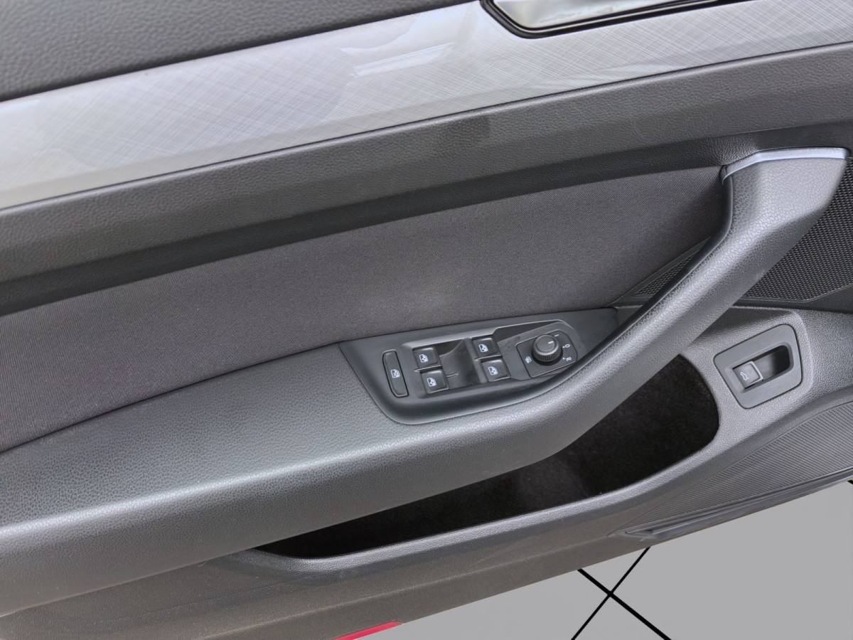 Thumb 9: Volkswagen Passat Variant 2.0 TDI DSG BUSINESS NAVI KAMERA KLIMA SHZG