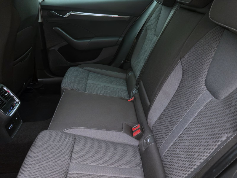 Bild 14: Škoda Octavia Combi 2.0 TDI DSG STYLE NAVI HuD PDC SITZHZG
