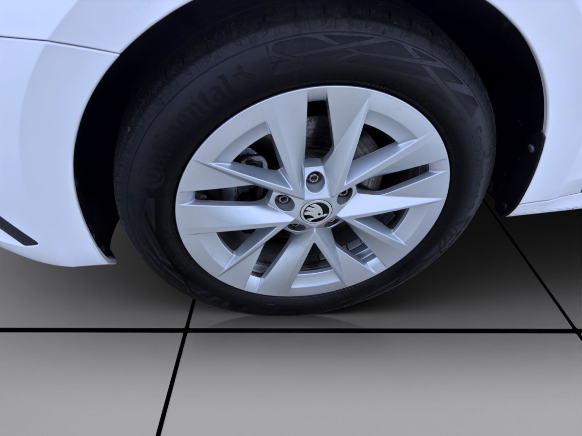 Thumb 7: Škoda Octavia Combi 2.0 TDI DSG STYLE NAVI HuD PDC SITZHZG
