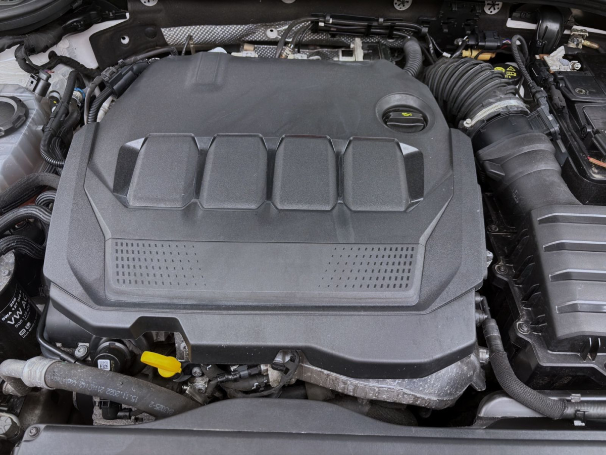 Thumb 17: Škoda Octavia Combi 2.0 TDI DSG STYLE NAVI HuD PDC SITZHZG