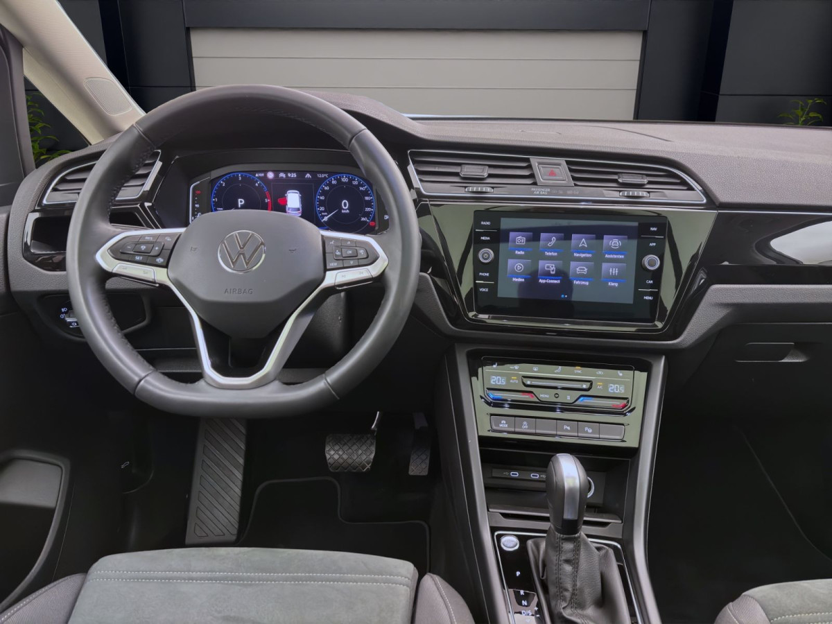 Thumb 12: Volkswagen Touran 2.0 TDI DSG HIGHLINE STDHZG AHK PANO