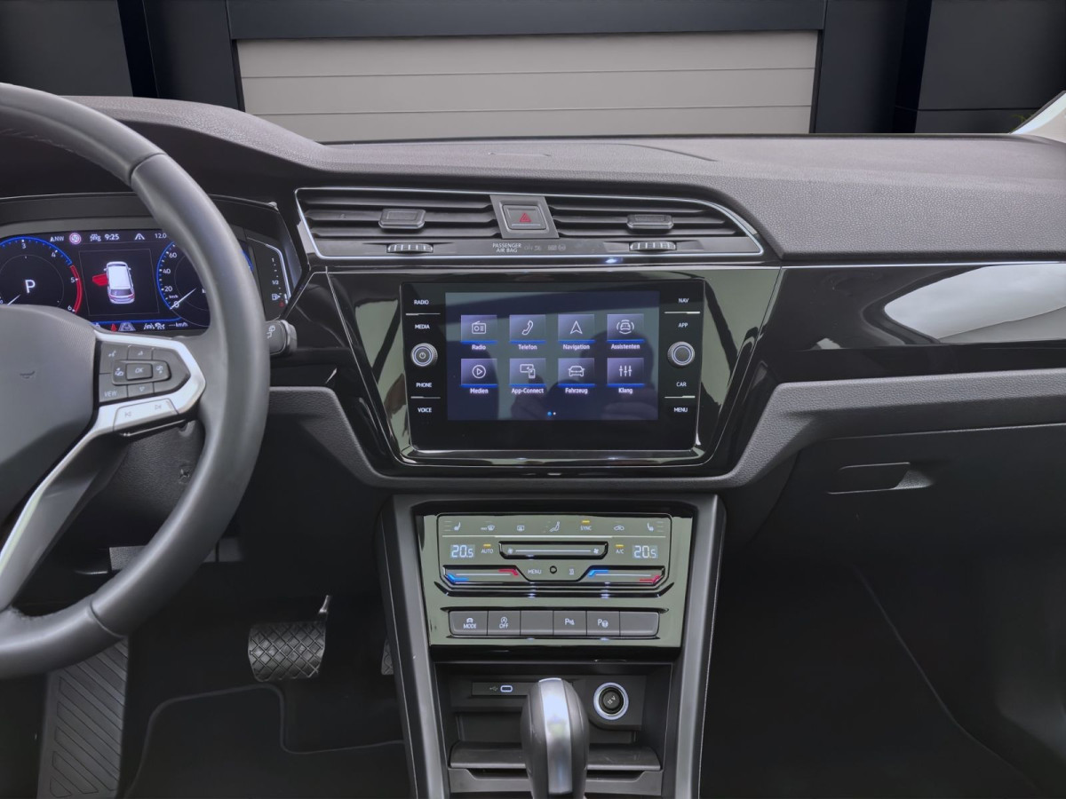 Thumb 13: Volkswagen Touran 2.0 TDI DSG HIGHLINE STDHZG AHK PANO