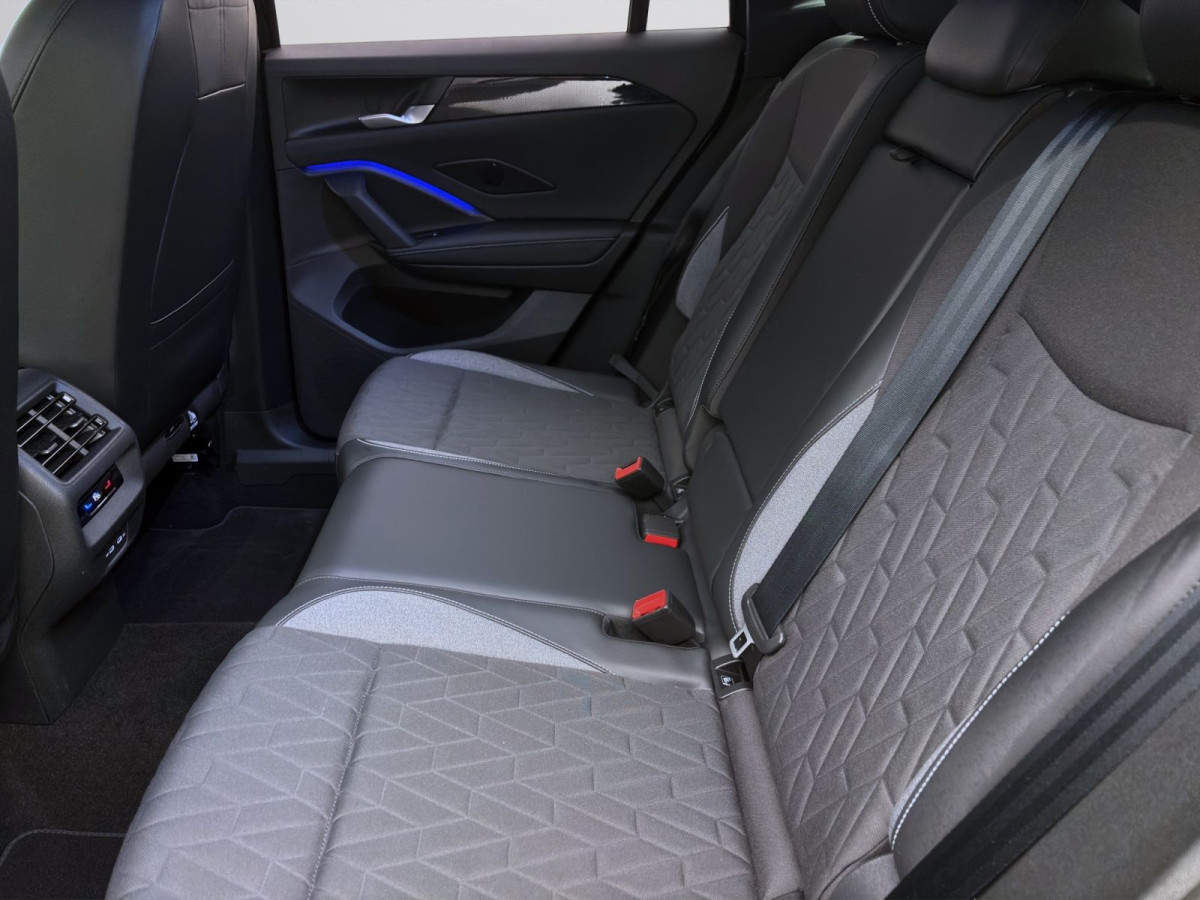 Thumb 14: Volkswagen Tiguan 2.0 TDI DSG GOAL AHK NAVI ACC SITZHZG