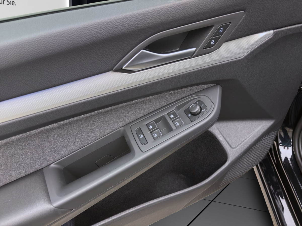 Thumb 9: Volkswagen Golf 2.0 TDI DSG MOVE AHK KAMERA PDC NAVI