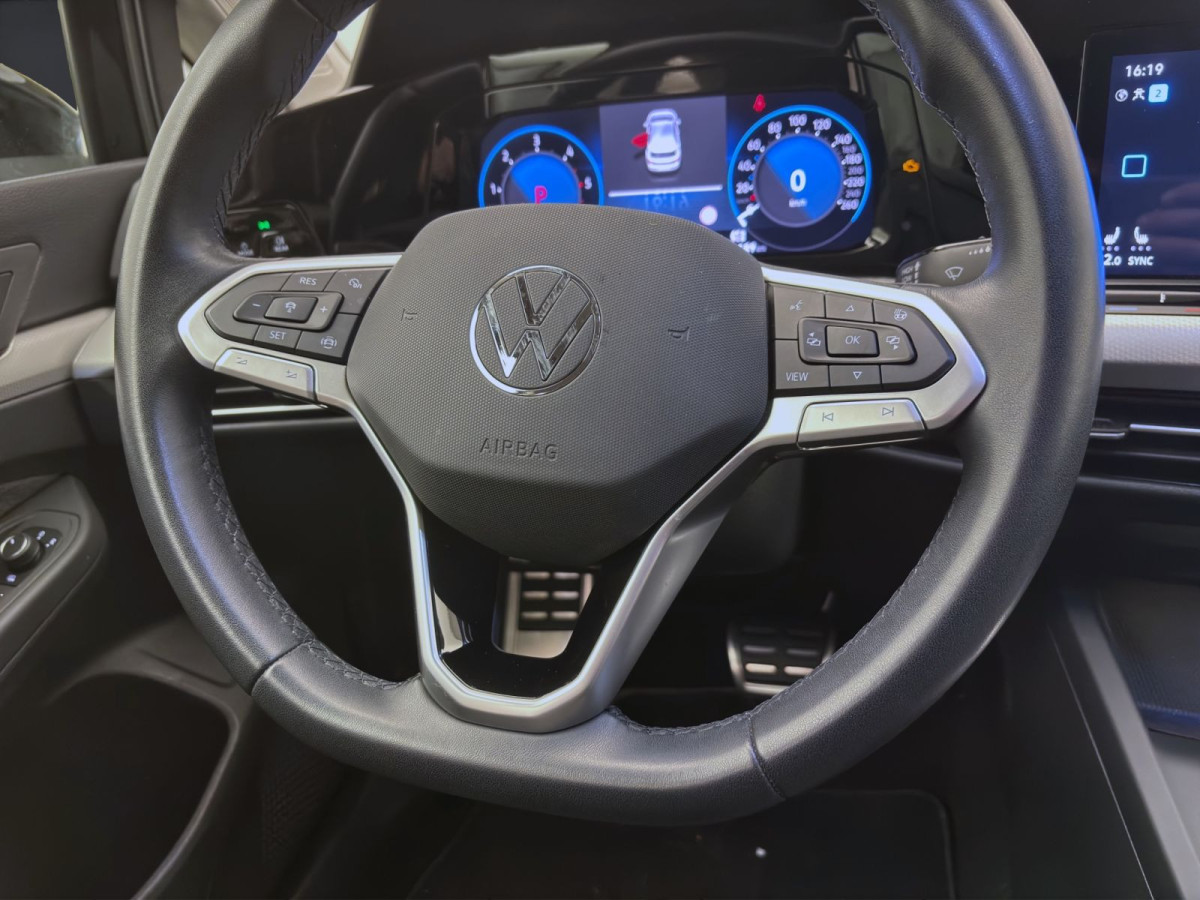 Thumb 11: Volkswagen Golf 2.0 TDI DSG MOVE AHK KAMERA PDC NAVI