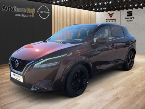 Automodell: Qashqai in der Farbe rot