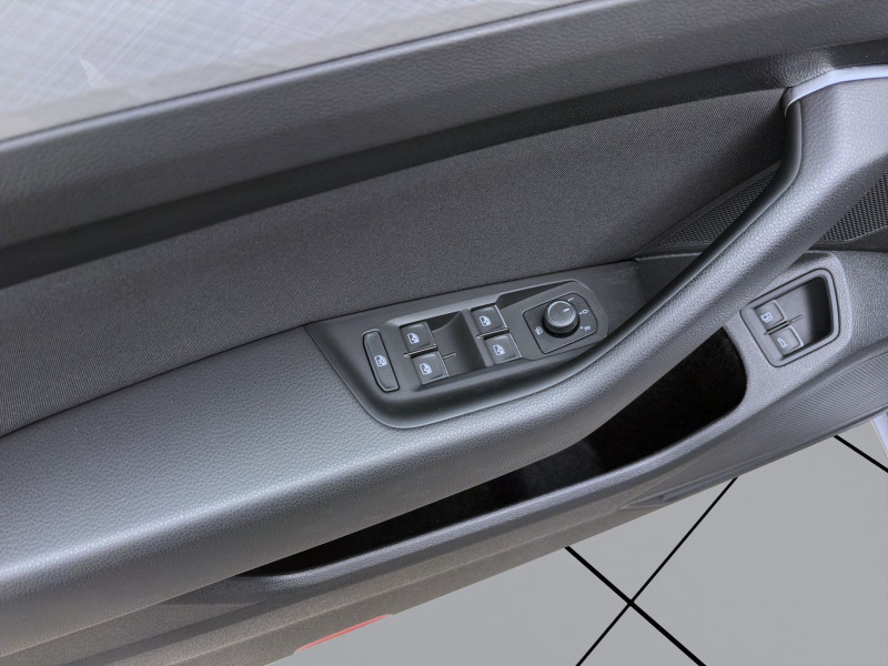 Bild 9: Volkswagen Passat Variant 1.4 TSI eHybrid DSG GTE PANO AHK NAVI IQ.LIGHT