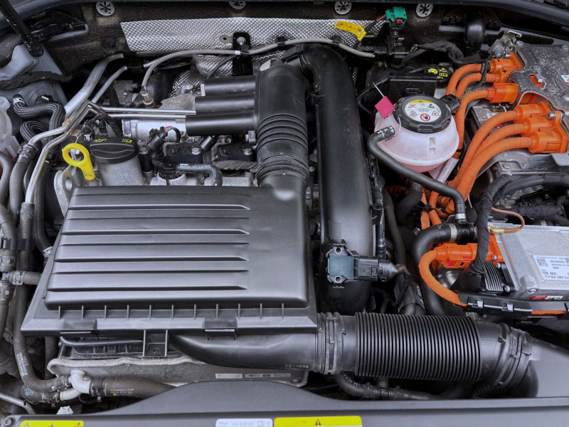 Bild 17: Volkswagen Passat Variant 1.4 TSI eHybrid DSG GTE PANO AHK NAVI IQ.LIGHT