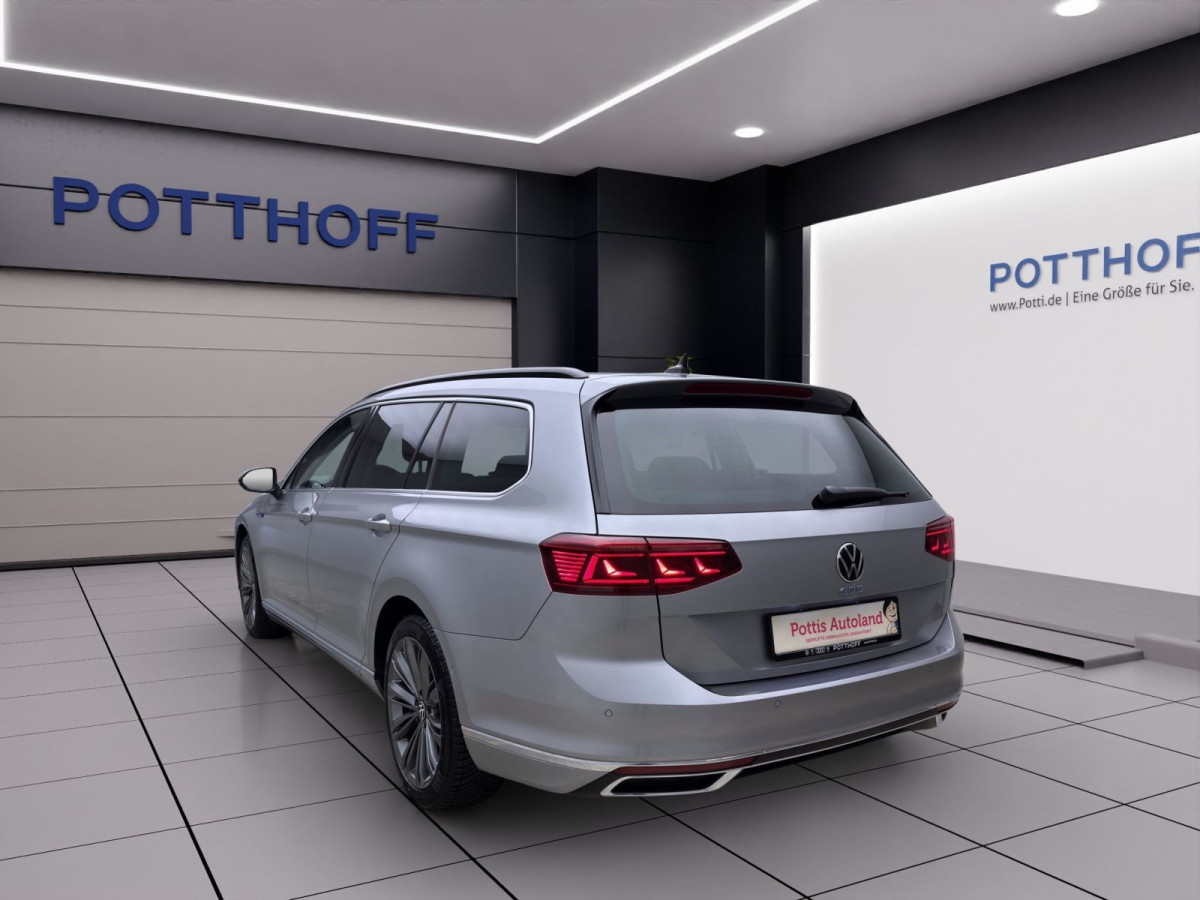 Thumb 1: Volkswagen Passat Variant 1.4 TSI eHybrid DSG GTE PANO AHK NAVI IQ.LIGHT