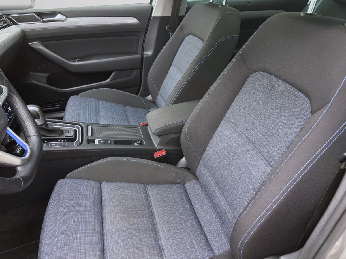 Thumb 8: Volkswagen Passat Variant 1.4 TSI eHybrid DSG GTE PANO AHK NAVI IQ.LIGHT