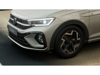 Fahrzeugbild eines Volkswagen Taigo in grau.