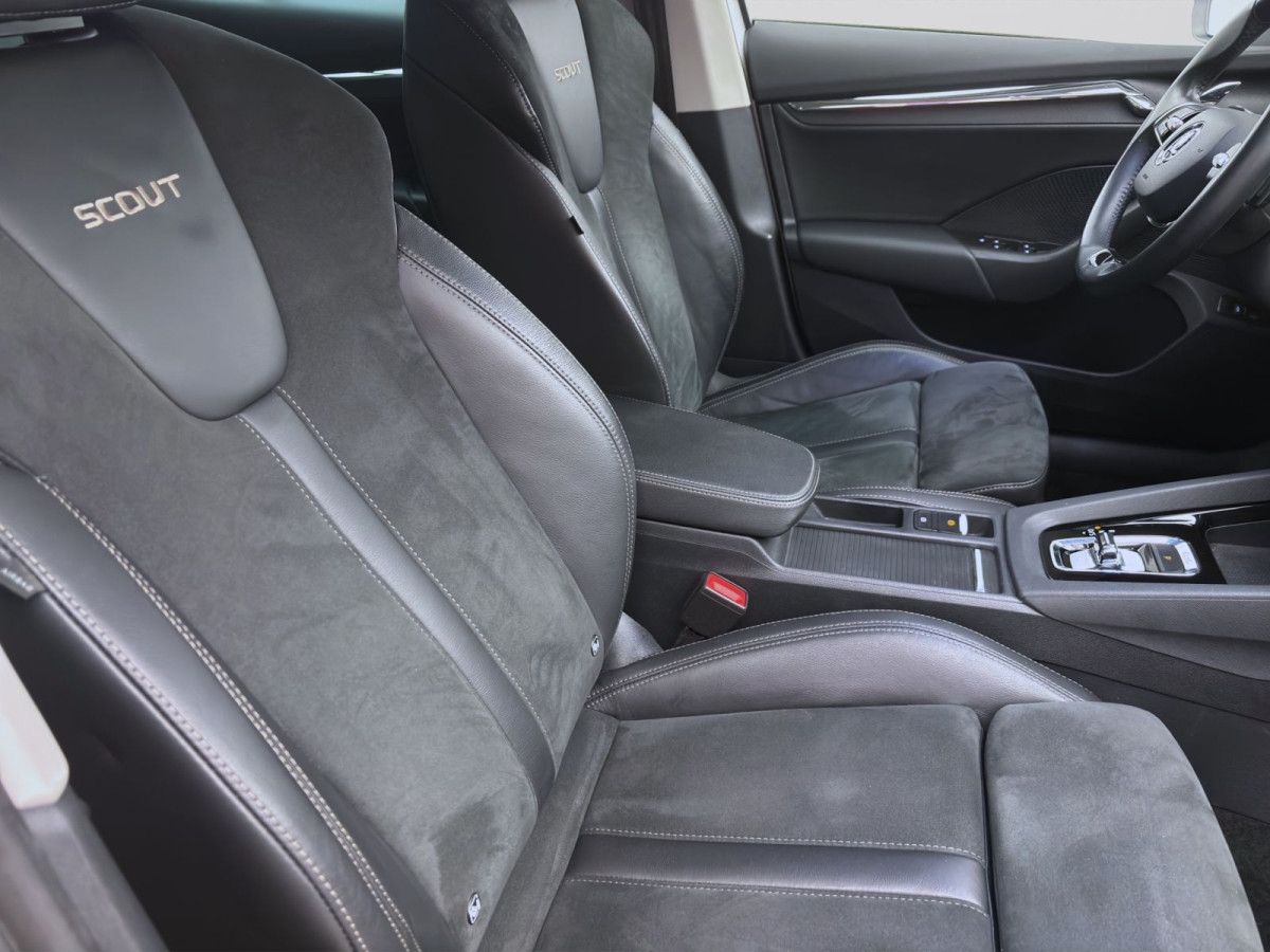 Thumb 15: Škoda Octavia Combi 2.0 TDI DSG 4x4 SCOUT AHK NAVI SITZHZG PDC